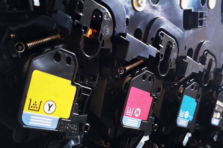 Jakie miejsca zakupu minimalizują ryzyko, że trafisz na podrobione tonery?