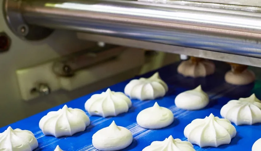 Jakie znaczenie mają maszyny cukiernicze w przygotowaniu idealnej konsystencji mas i kremów?