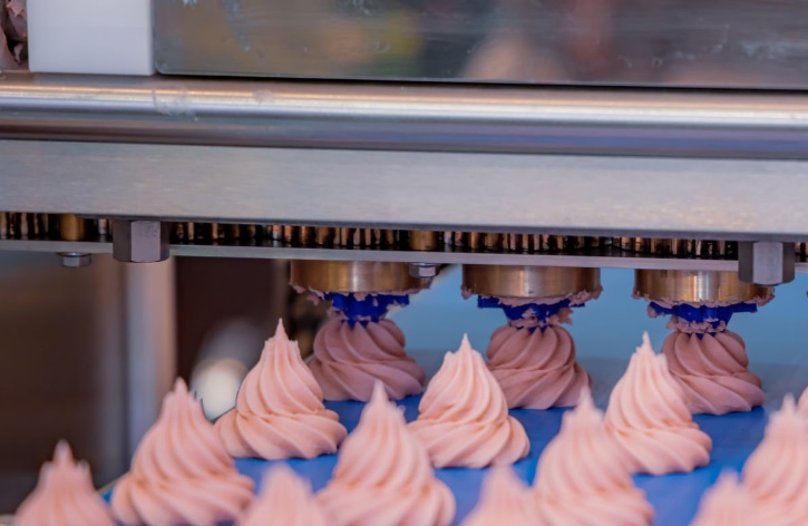 Co decyduje o tym, że maszyny cukiernicze poprawiają estetykę gotowych produktów?